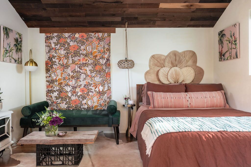 Retro Boho Cottage w/ Hot Tub & Bikes by Downtown