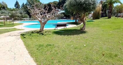 Apartamento Nina, 1ª Línea de Playa, , 2 Dormit, Soleado, con Jardines, Piscina,