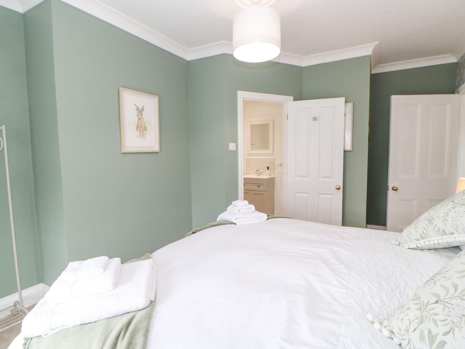 5 bedrooms, individually decorated, individually furnished, free WiFi