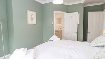 5 bedrooms, individually decorated, individually furnished, free WiFi