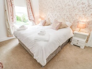 Casa de campo | 5 dormitorios, decoración individual, mobiliario individual