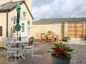 Cottage | Outdoor dining