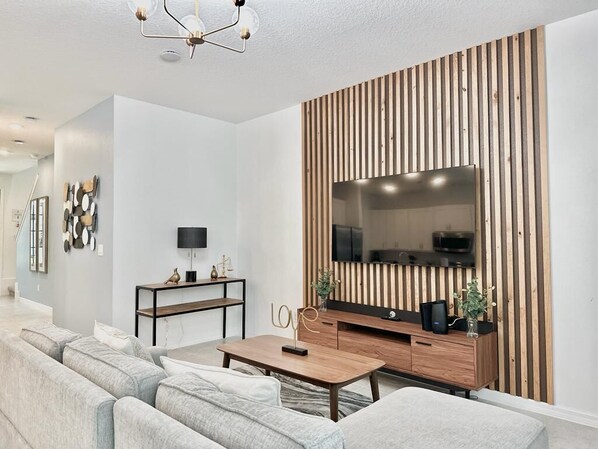 Smart TV - Luxury 3BR/2.5BA Near Disney | Sleeps 9 | Resort Pool | Pet-Friendly | 311 (Davenport)