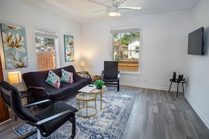 House (4 Bedrooms) | Living area | 50-inch TV with digital channels - Charming 4br/2ba Only 5 Mins Downtown & Riverwalk (San Antonio)