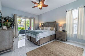 6 bedrooms, travel crib, internet, bed sheets - Palm Coast Oasis Retreat- 15 min to beach (Palm Coast)