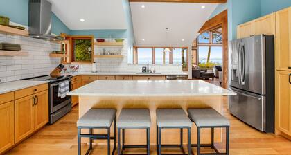 Gorgeous home on 10 acres with amazing ocean view