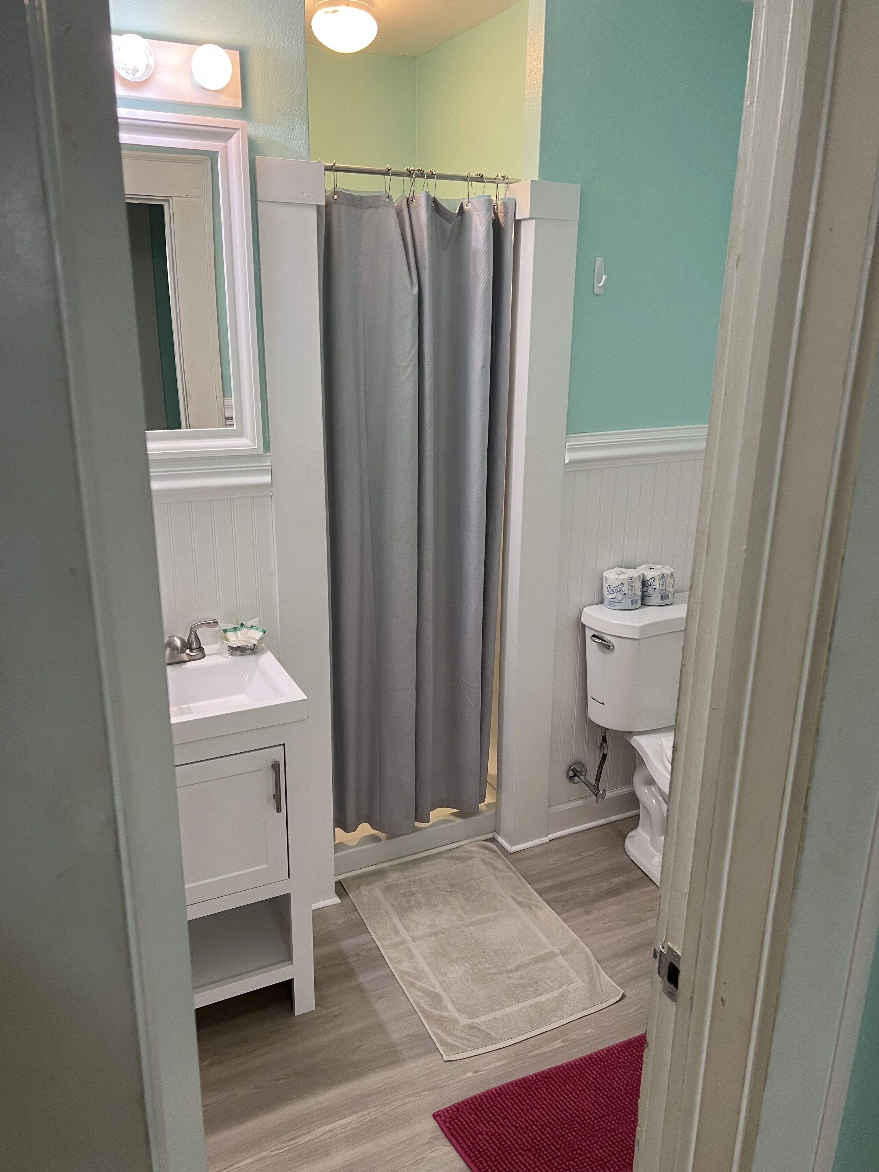 Shower, towels