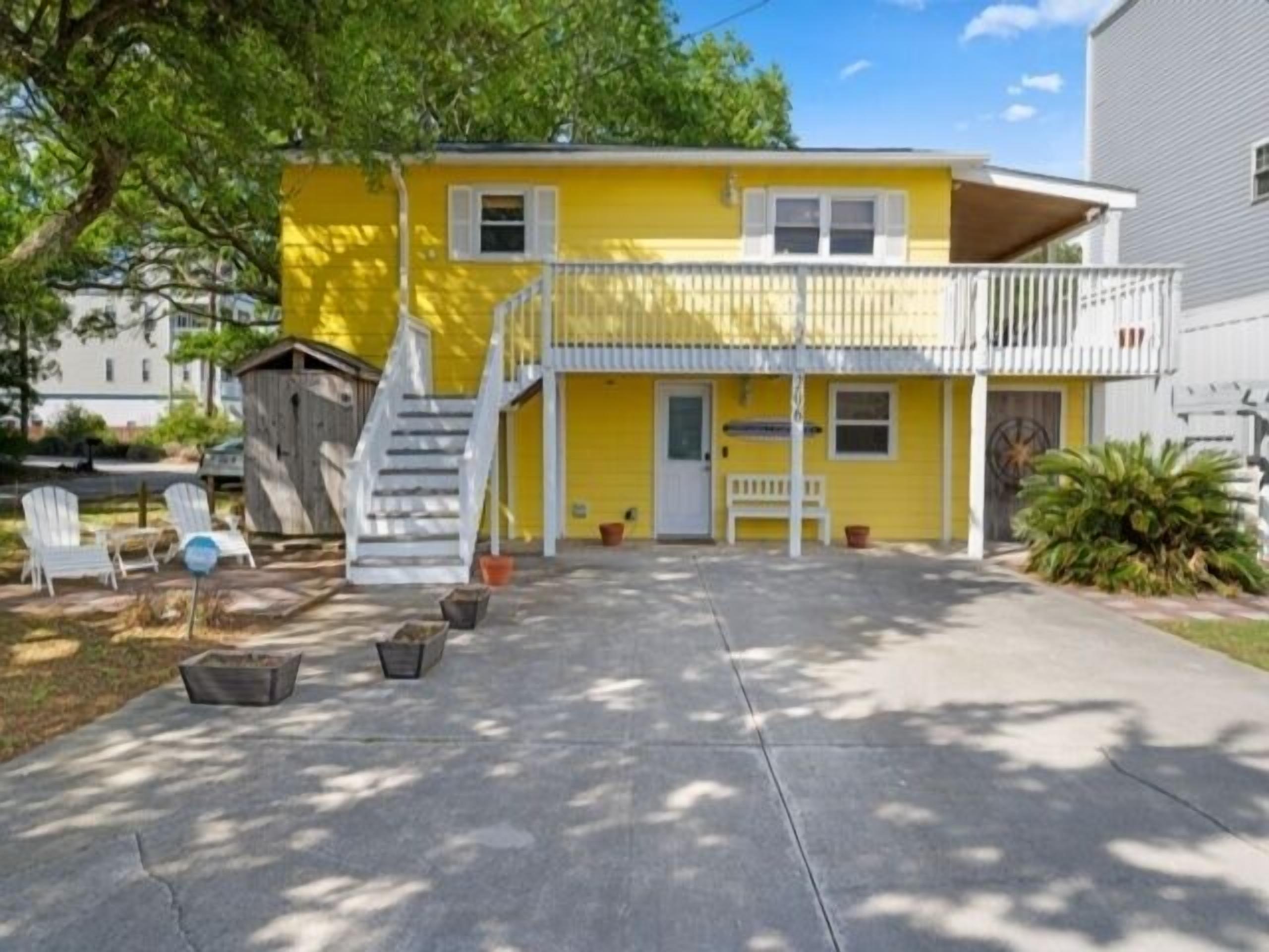 Carolina Sunshine (3-Bedroom Villa) by RedAwning