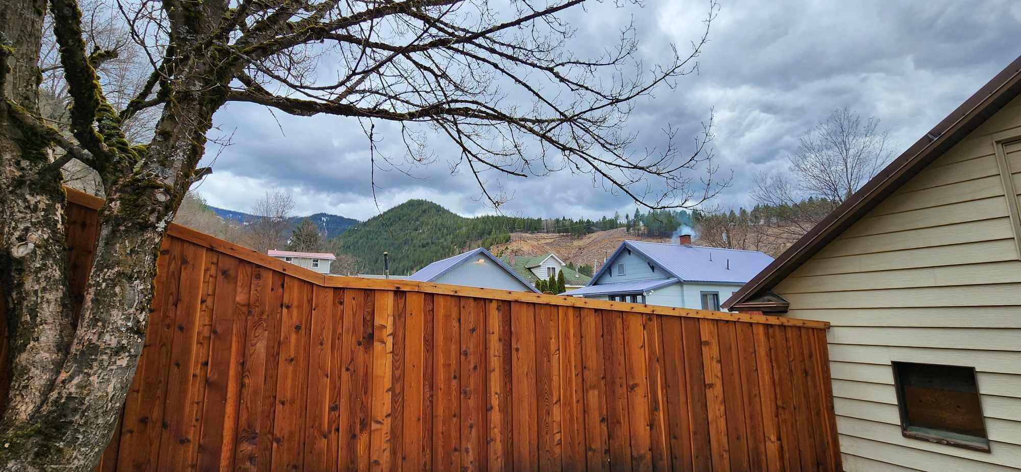 Uptown Kellogg Beach Bungalow, Kellogg, ID Vacation Rental Private