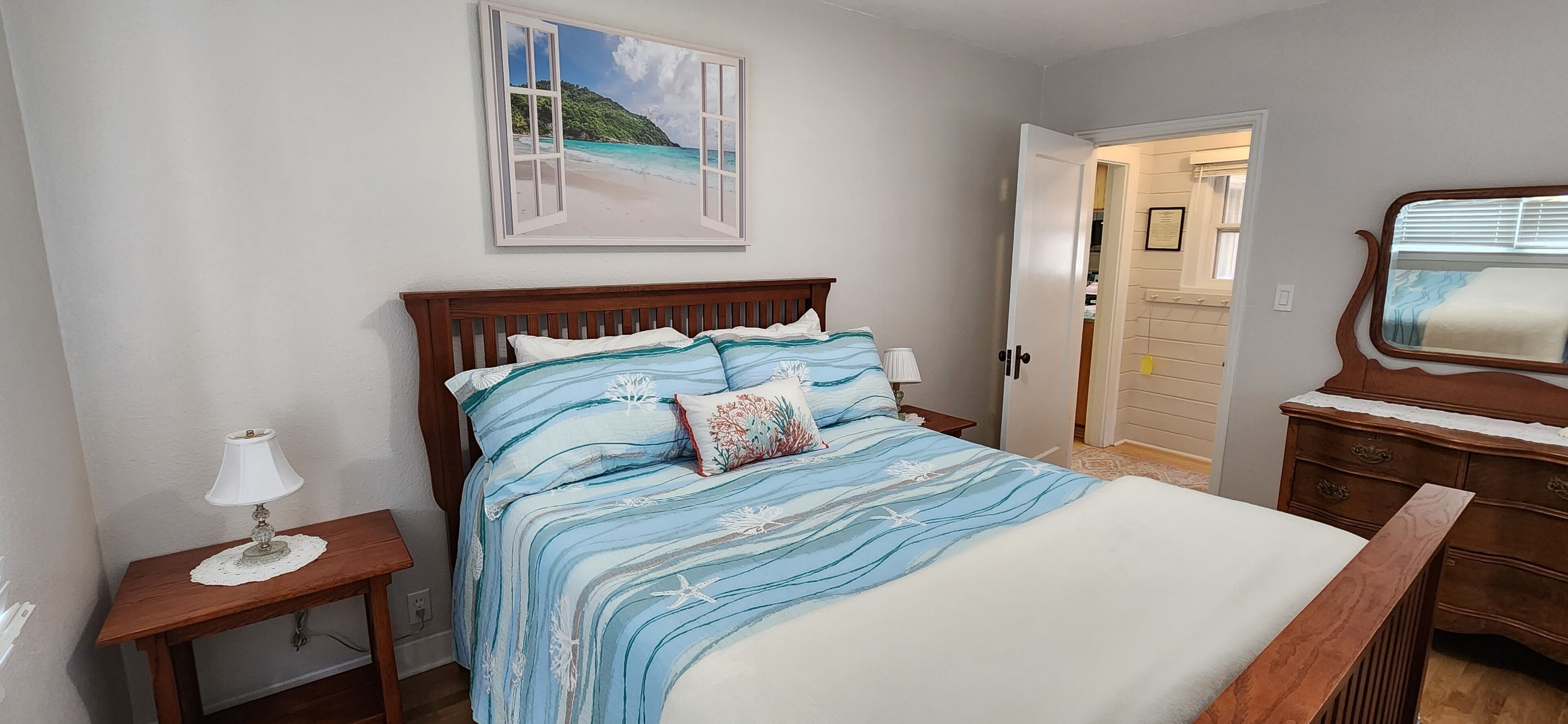 Uptown Kellogg Beach Bungalow, Kellogg, ID Vacation Rental Private