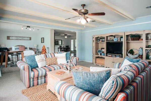 Smart TV, DVD player, books, printers