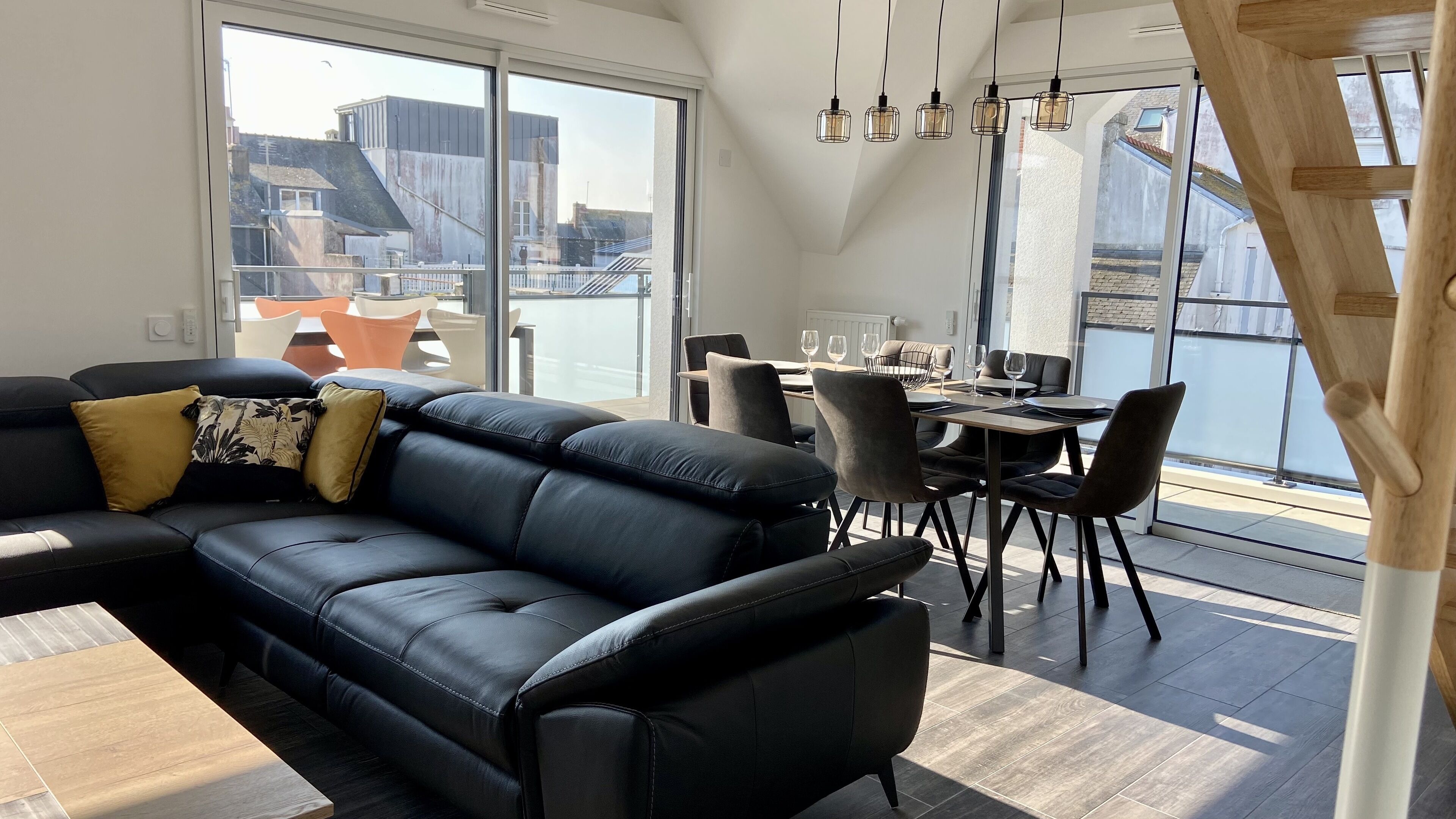 T4 hyper center with terrace