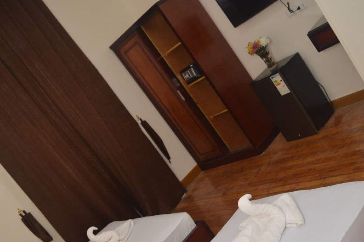 Egyptian cotton sheets, premium bedding, minibar, in-room safe