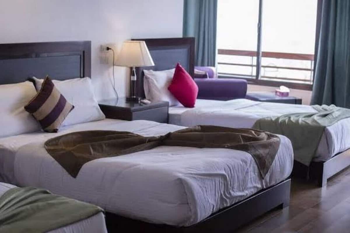 Egyptian cotton sheets, premium bedding, minibar, in-room safe