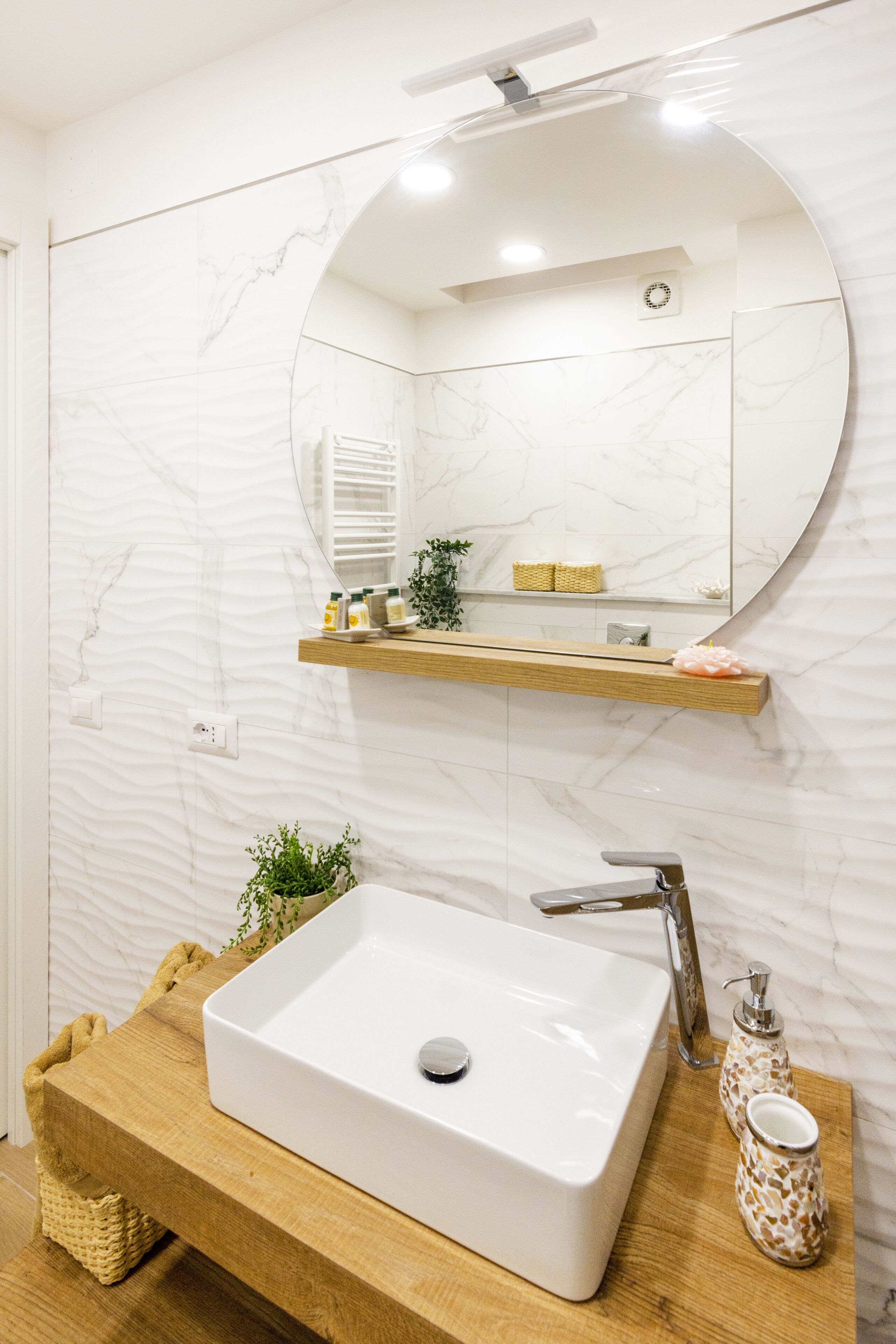 Refurbished, fully furnished apartment.