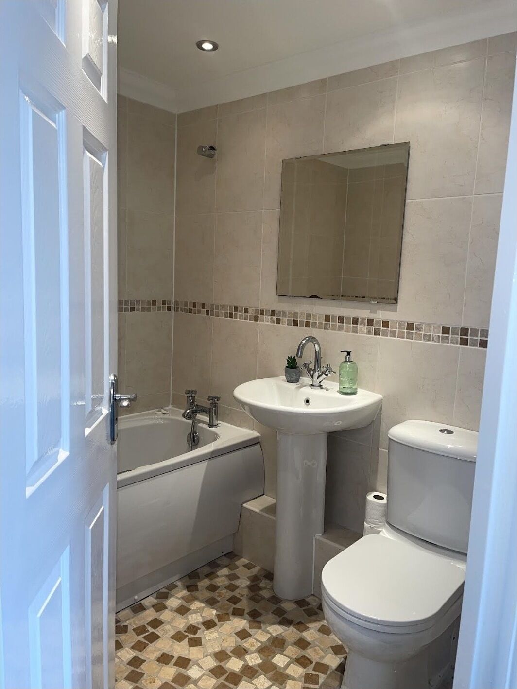 Charming Apartment In Heswall With Parking