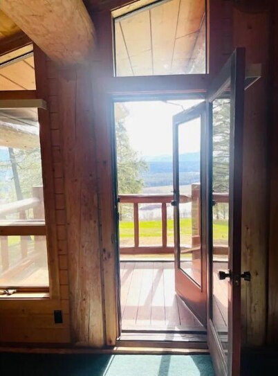 Living Well Lodge with Panoramic Views