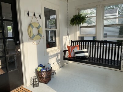 Cute little cottage on South Shore just steps from city beach and downtown.
