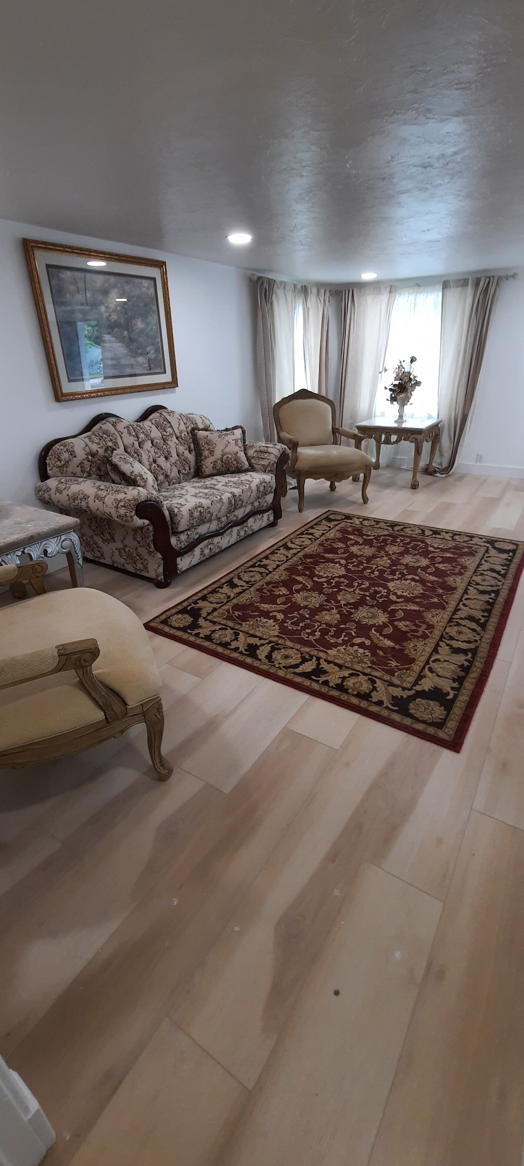 Charming little house minutes from downtown