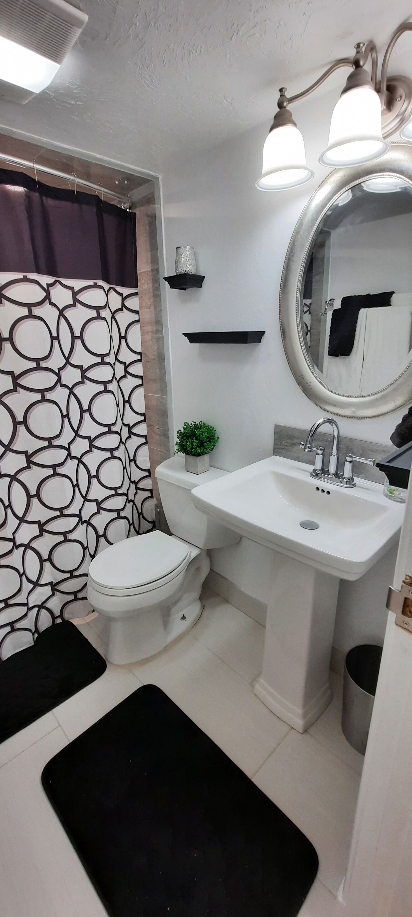 Charming little house minutes from downtown