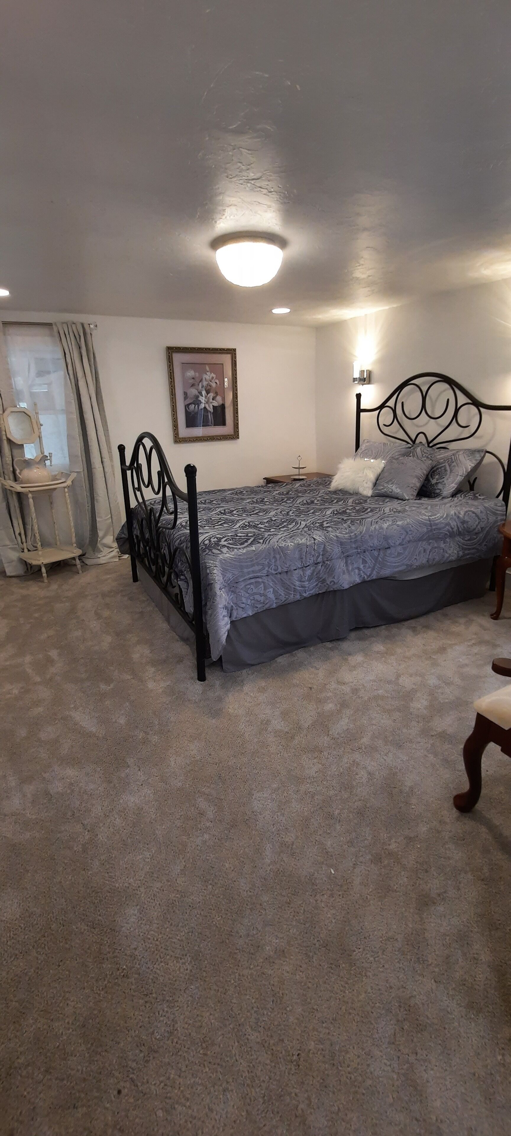 Charming little house minutes from downtown