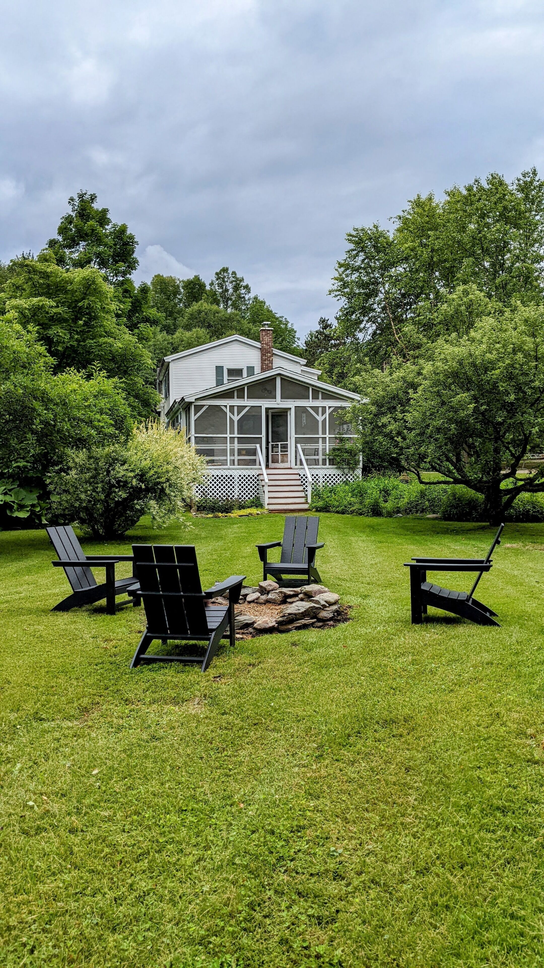 Peaceful Farmhouse on the River