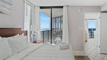 Apartment 706E | 2 bedrooms, free WiFi, bed sheets