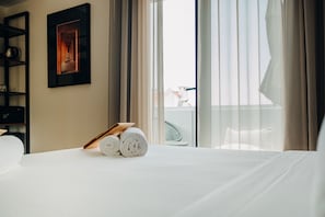 Romantic Double Room, Balcony | In-room safe, soundproofing, iron/ironing board, free WiFi