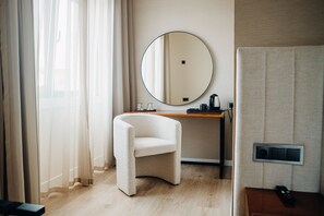 Zimmersafe, schallisolierte Zimmer, Bügeleisen/Bügelbrett