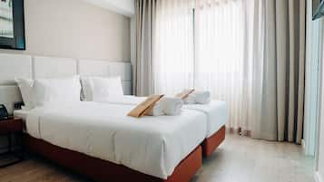 Standaard kamer, 1 twee- of 2 eenpersoonsbedden | Een kluis op de kamer, geluiddichte muren, een strijkplank/strijkijzer