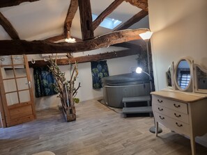 Interior - La grange de racco<br>(Jacuzzi and swimming pool)<br>2 nights mini<br>July and August 7 nights mini (Lombers)