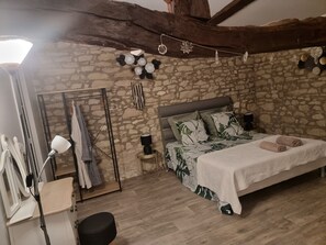 2 bedrooms, travel crib, free WiFi, bed sheets - La grange de racco<br>(Jacuzzi and swimming pool)<br>2 nights mini<br>July and August 7 nights mini (Lombers)