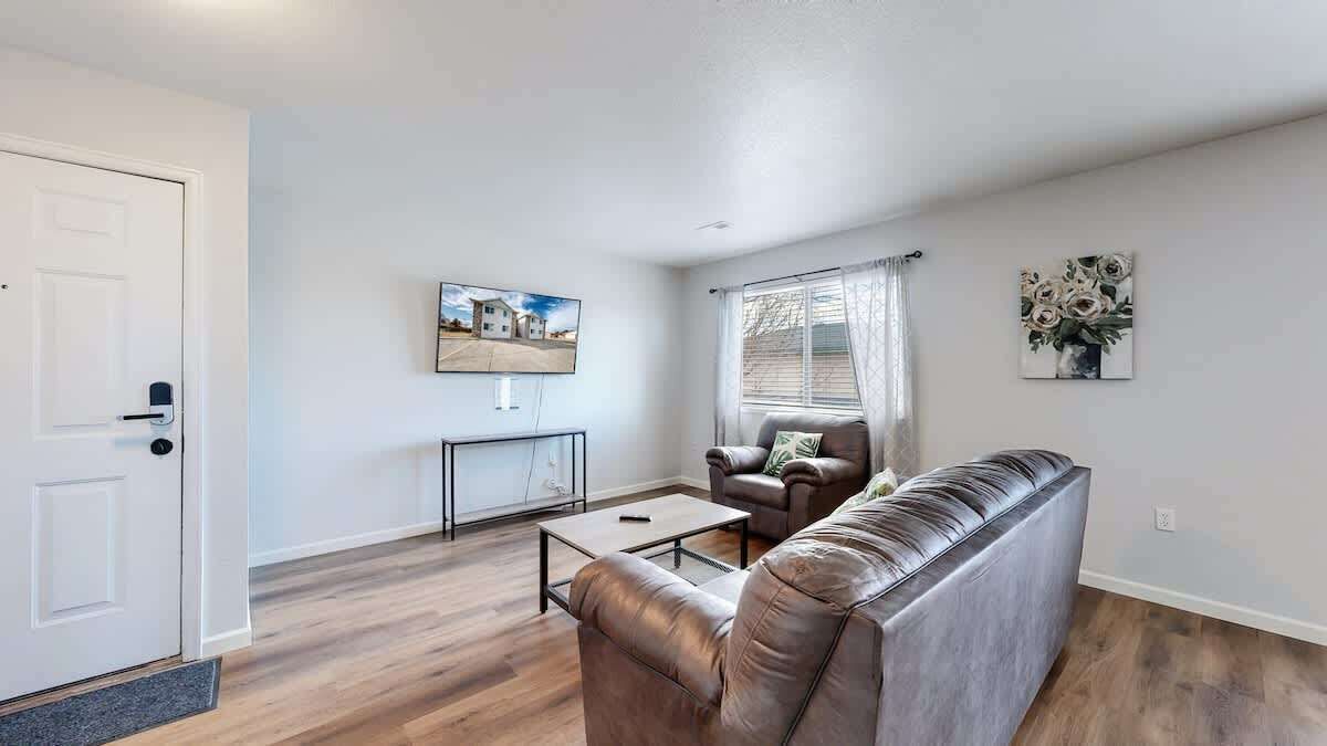 Een televisie en een kantoor