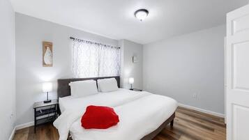 2 bedrooms, iron/ironing board, WiFi, bed sheets