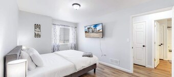 Great Two King Bedroom Spot Close to the Airport
