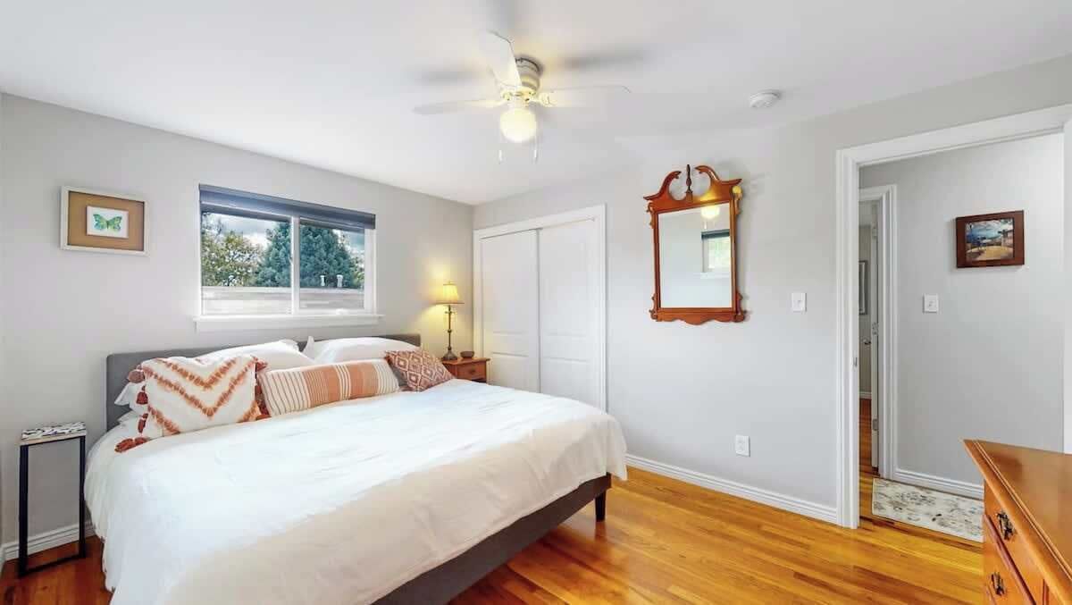 20 bedrooms, iron/ironing board, travel cot, WiFi