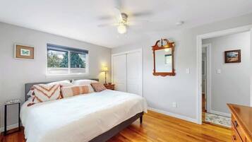 4 bedrooms, iron/ironing board, travel crib, WiFi