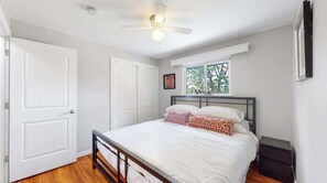 4 bedrooms, iron/ironing board, travel crib, WiFi - Spacious Home with King Beds, Large Yard, & Family Space (Centennial)