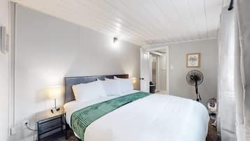 3 slaapkamers, een strijkplank/strijkijzer, reisbedje, wifi