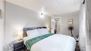 3 bedrooms, iron/ironing board, travel cot, WiFi