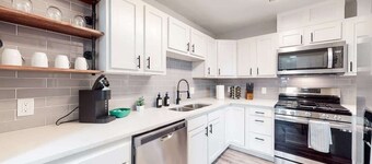 Modern Family Home with Three King Beds Near VA & Anschutz