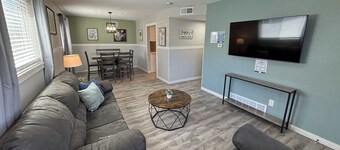 Modern Family Home with Three King Beds Near VA & Anschutz