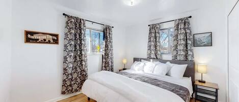 5 quartos, ferros/tábuas de passar roupa, berço de viagem, Wi-Fi