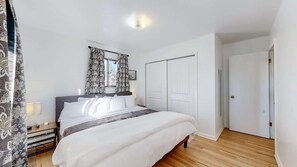 5 Schlafzimmer, Bügeleisen/Bügelbrett, Reisekinderbett, WLAN