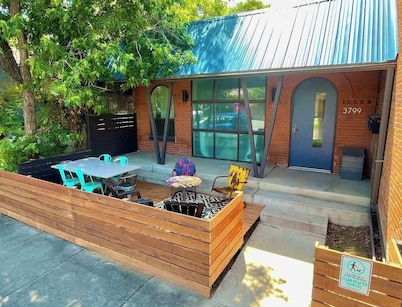 Amazing Modern Loft in Rino Art District-Four King