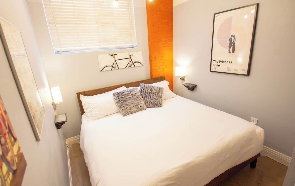 4 slaapkamers, een strijkplank/strijkijzer, wifi, beddengoed