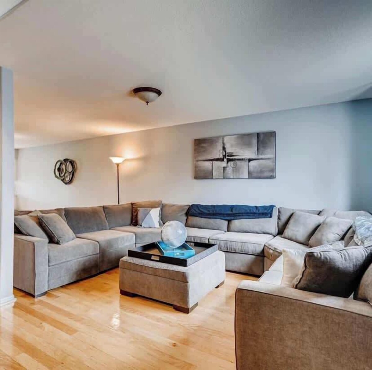 Charming Family Home with Cozy Retreat with comfy beds near all Denver fun.