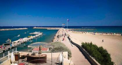 Fully-equipped T2 apartment in Port de Canet-en-Roussillon, ground floor, near beach.