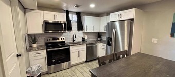 Awesome Two King Bed Lower Close to all in Denver