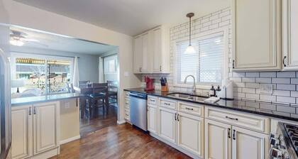 Spacious Family Home, King Beds Large Yard and Fun